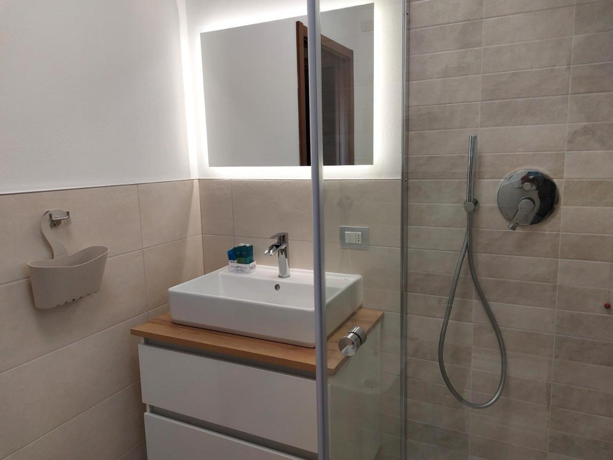 My Sirmione Beach Apartment Superior Экстерьер фото