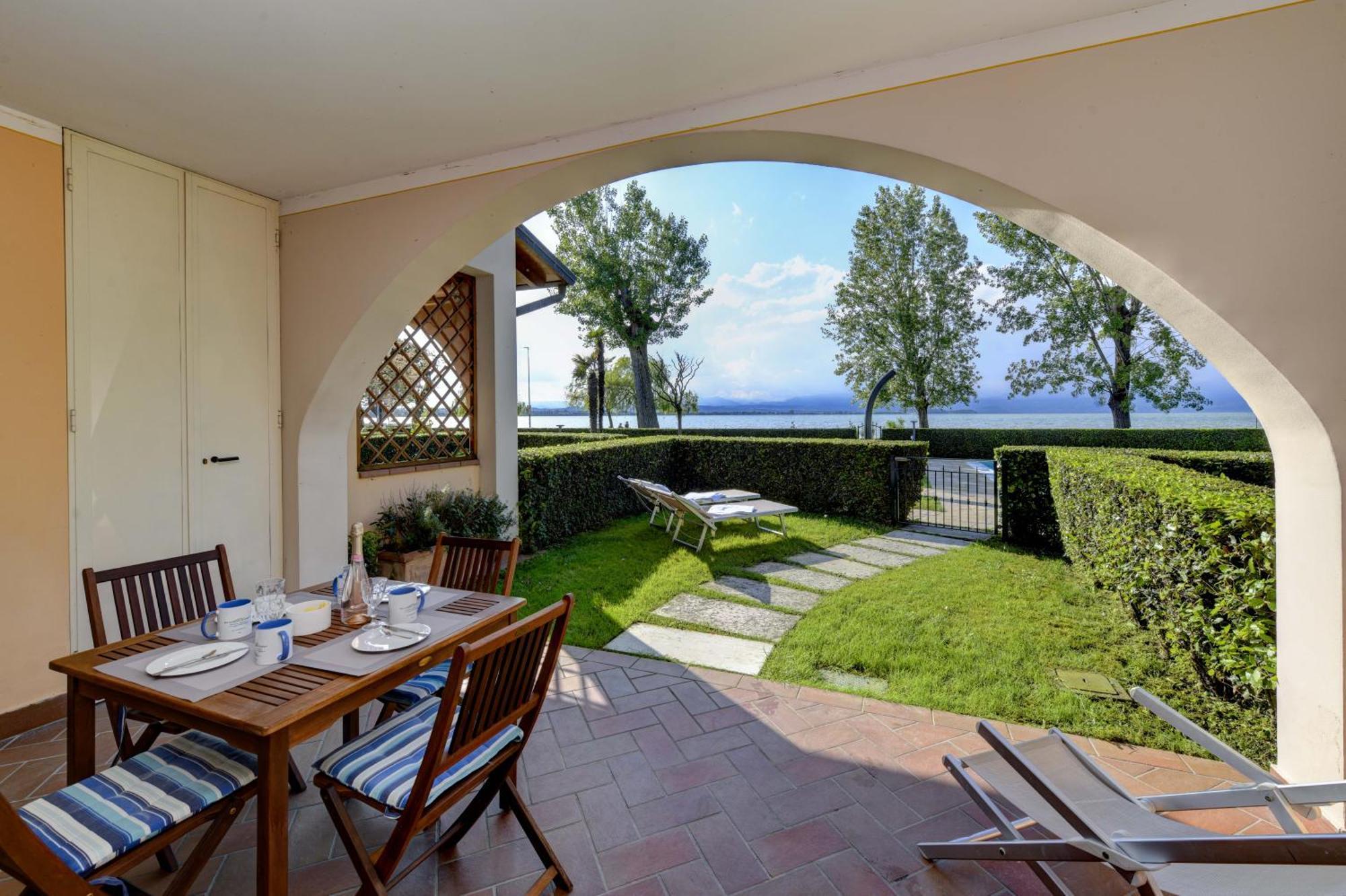 My Sirmione Beach Apartment Superior Экстерьер фото